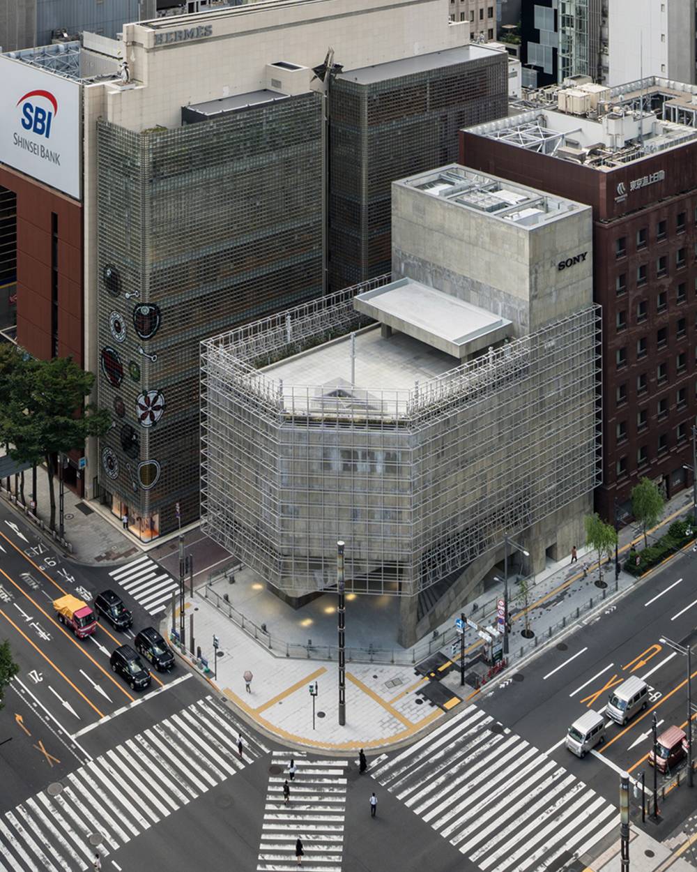 Bird’s eye view. Bird’s eye view of Ginza Sony Park and its surrounding buildings at Sukiyabashi Crossing.